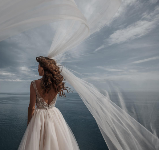 These bridal hairstyles work well with a headpiece.