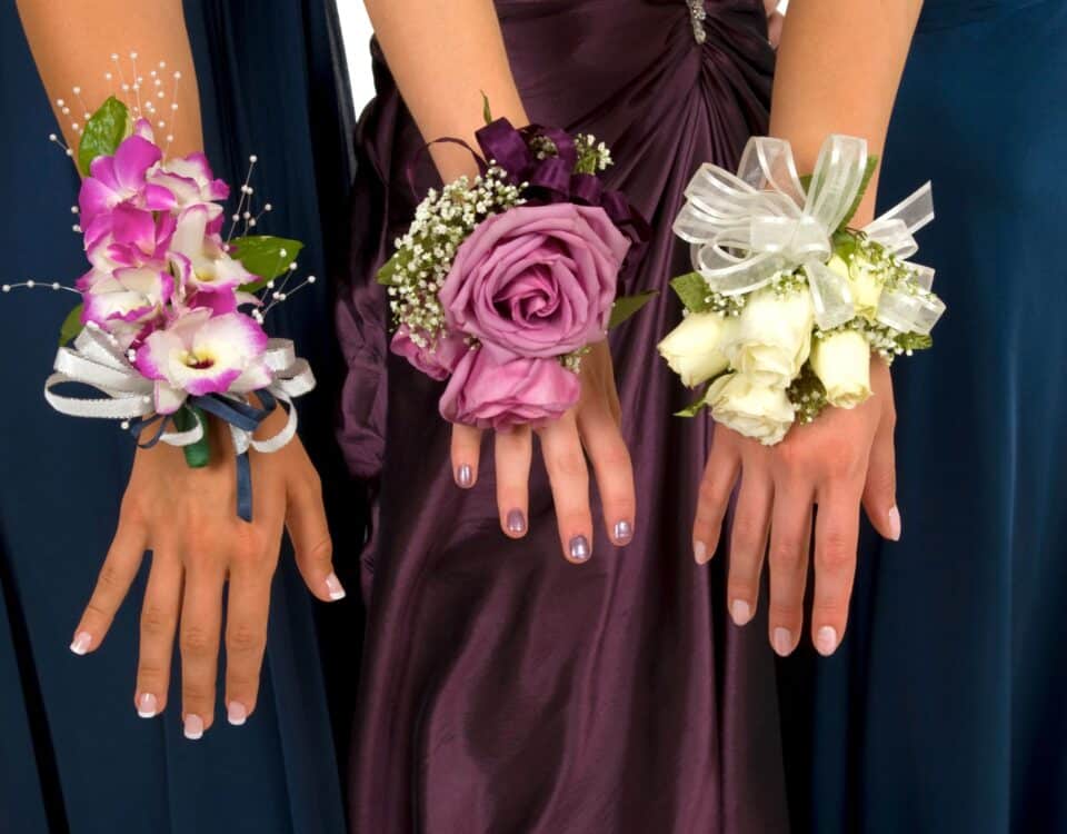 Discover the ultimate prom hair guide with cut, color, and style ideas.